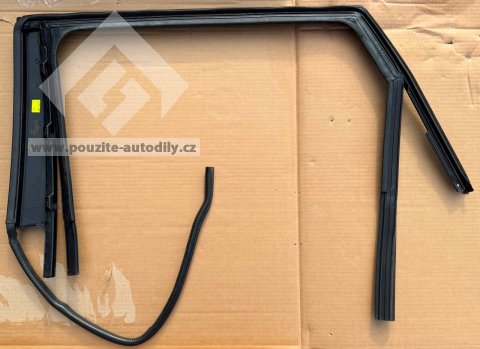 Těsnění zadních pravých dveří 5F9839432 Seat Leon ST 5F 13-20