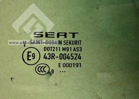 Sklo dveří pravé zadní 5F9845026A Seat Leon ST 5F 13-20